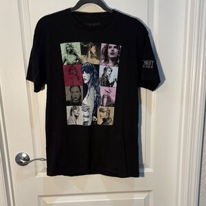 Taylor Swift Eras Tour Black Graphic T-Shirt Size L Fantastic Condition